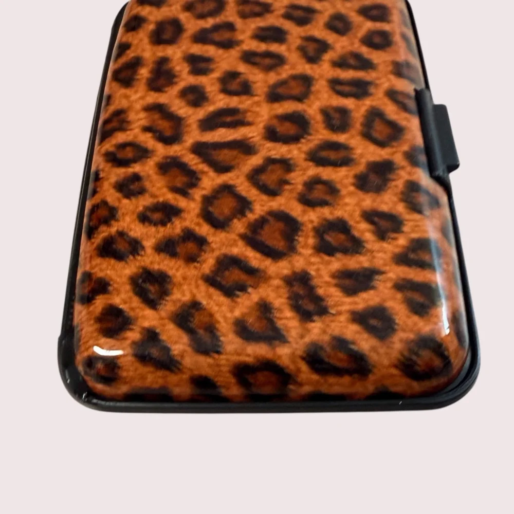 Leopard Print Hard Case Card Holder Wallet Accordion Organizer Card Caddy